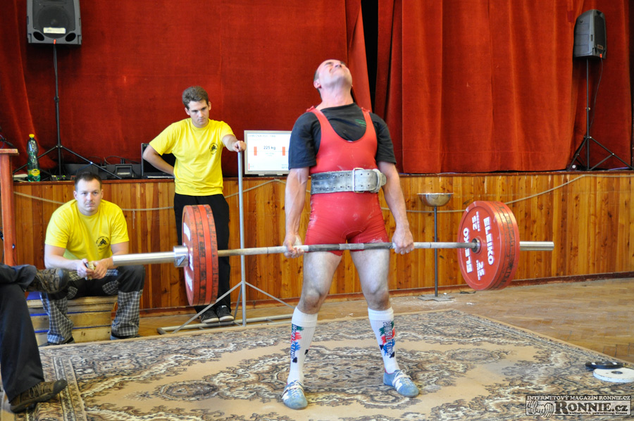 Mistrovstv� Moravy v silov�m trojboji dru�stev 2015