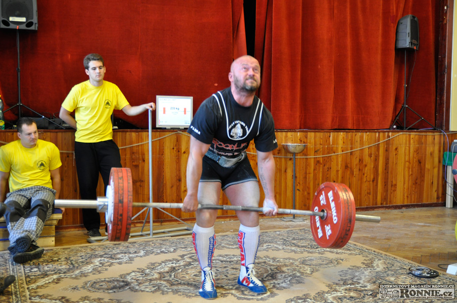 Mistrovstv� Moravy v silov�m trojboji dru�stev 2015
