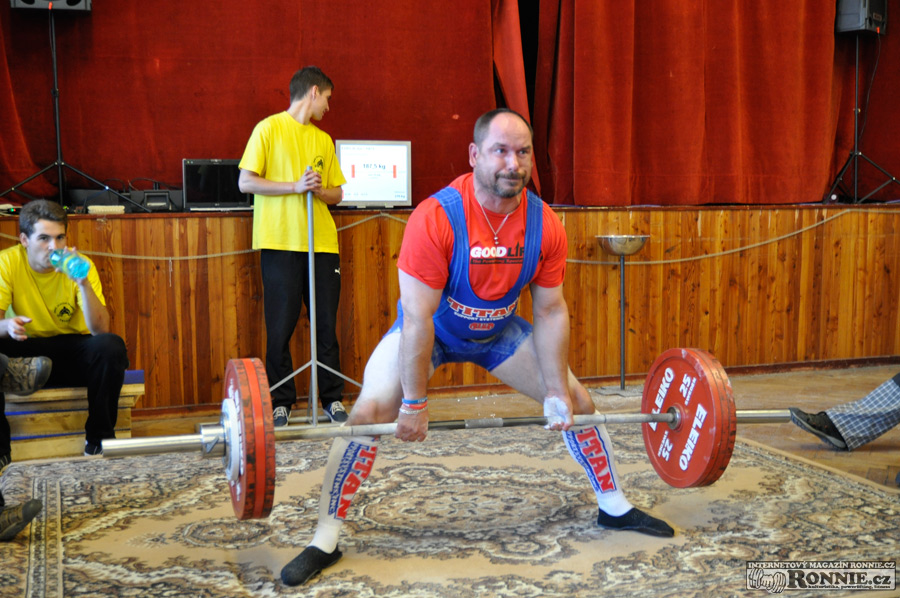 Mistrovstv� Moravy v silov�m trojboji dru�stev 2015