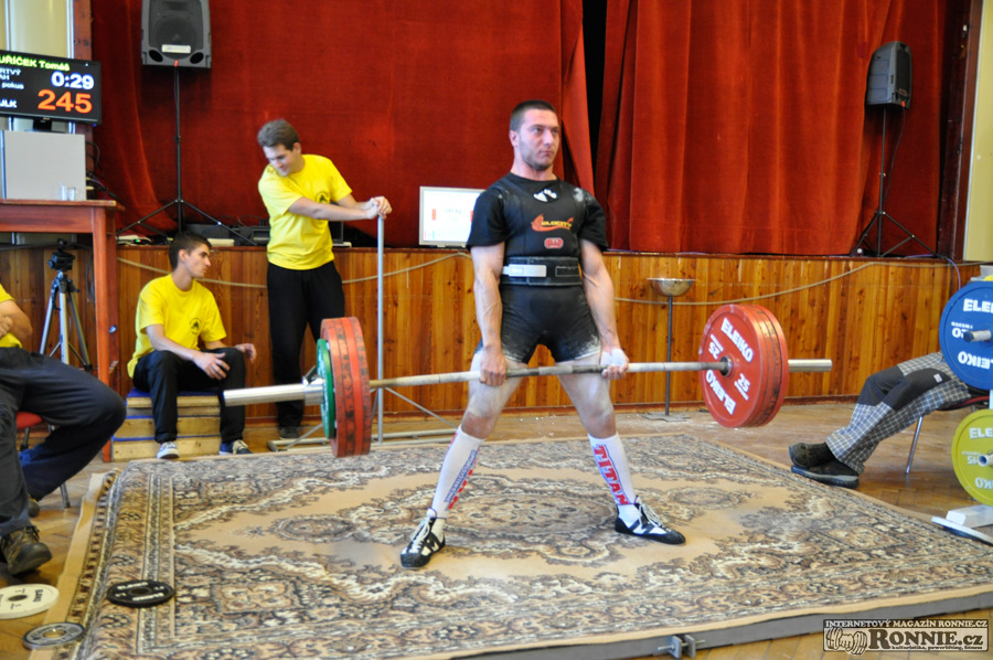 Mistrovstv� Moravy v silov�m trojboji dru�stev 2015