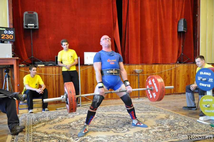 Mistrovstv� Moravy v silov�m trojboji dru�stev 2015