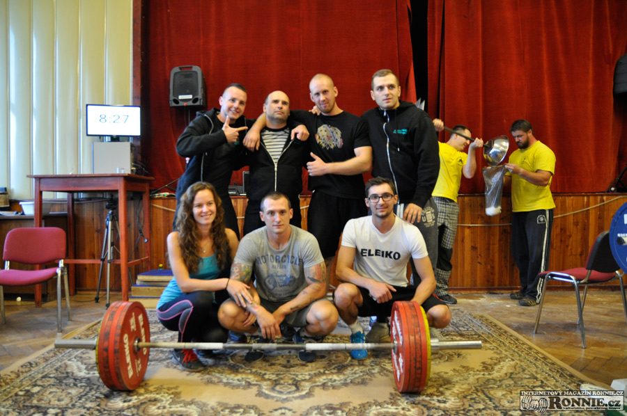 Mistrovstv� Moravy v silov�m trojboji dru�stev 2015