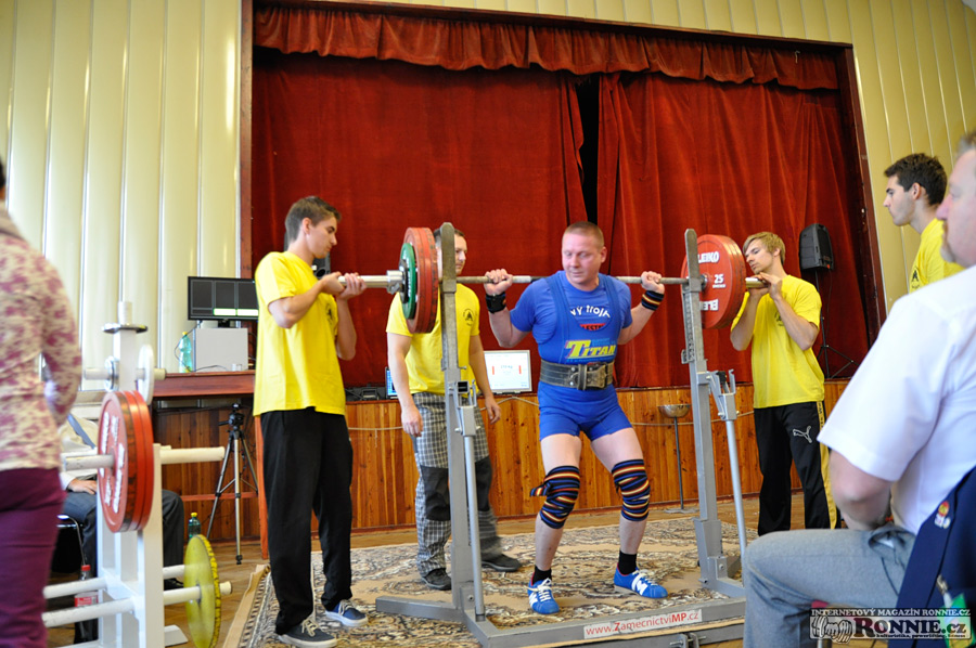 Mistrovstv� Moravy v silov�m trojboji dru�stev 2015