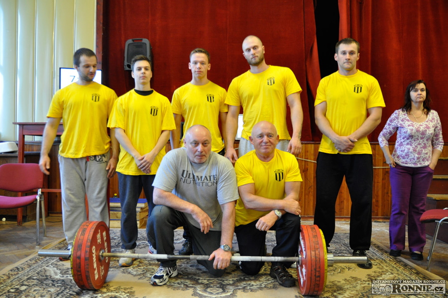 Mistrovstv� Moravy v silov�m trojboji dru�stev 2015