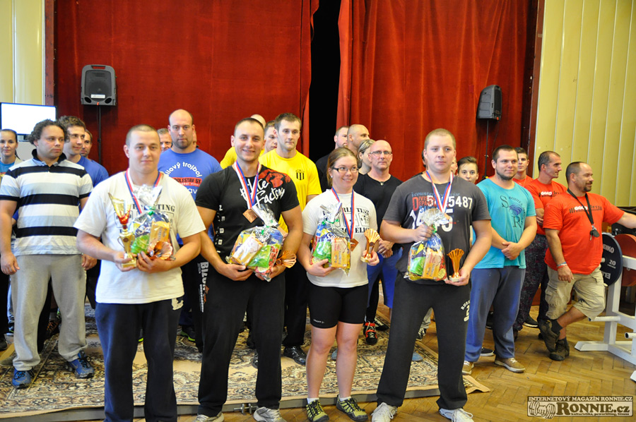 Mistrovstv� Moravy v silov�m trojboji dru�stev 2015
