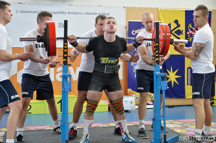 Mistrovstv� �R v silov�m trojboji dru�stev 2015