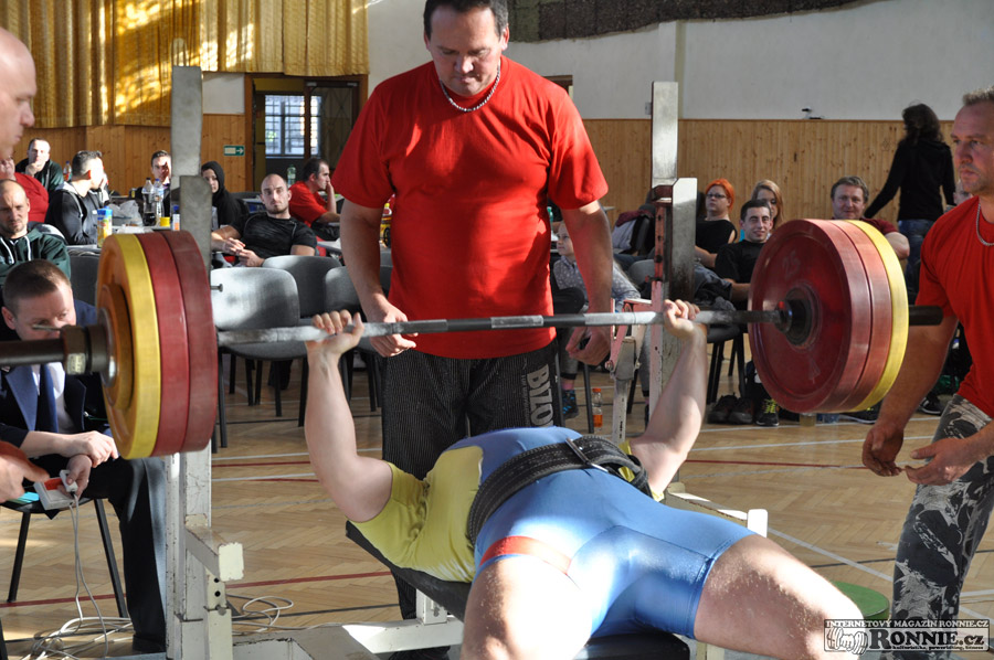 Mistrovstv� ji�n� Moravy v klasick�m (RAW) silov�m trojboji 2015