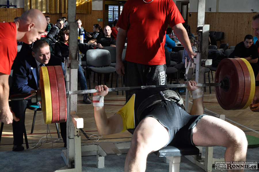 Mistrovstv� ji�n� Moravy v klasick�m (RAW) silov�m trojboji 2015