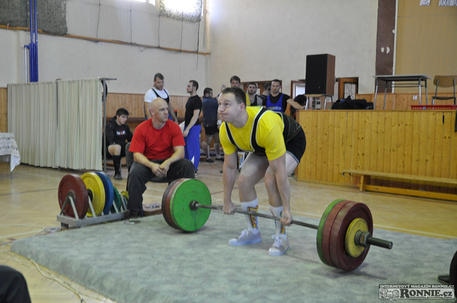 Mistrovstv� ji�n� Moravy v klasick�m (RAW) silov�m trojboji 2015