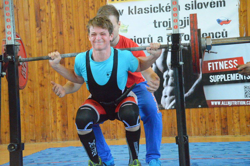 M�R v klasick�m (RAW) silov�m trojboji junior� a dorostu 2016