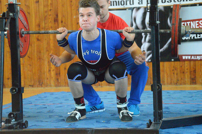 M�R v klasick�m (RAW) silov�m trojboji junior� a dorostu 2016