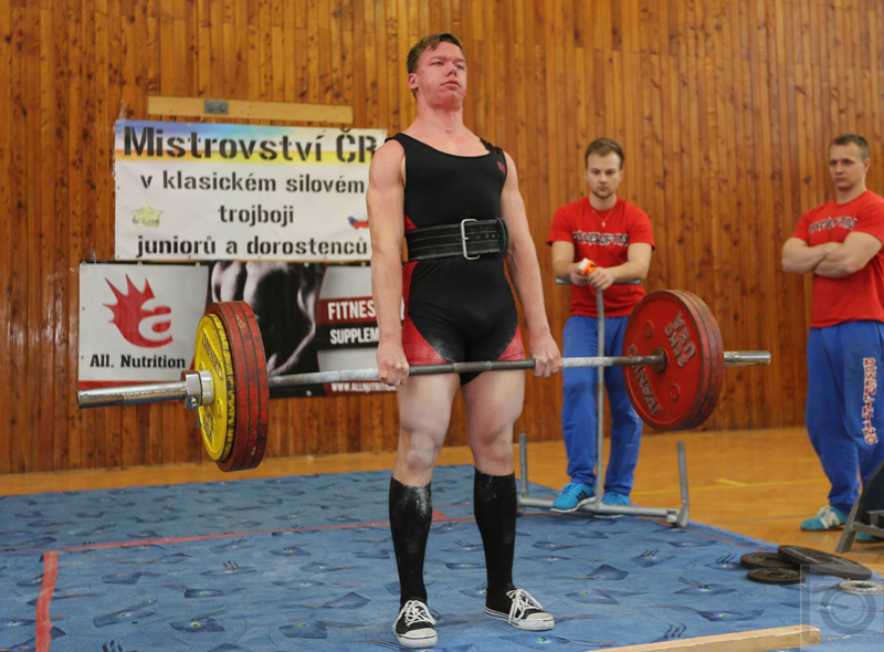 M�R v klasick�m (RAW) silov�m trojboji junior� a dorostu 2016