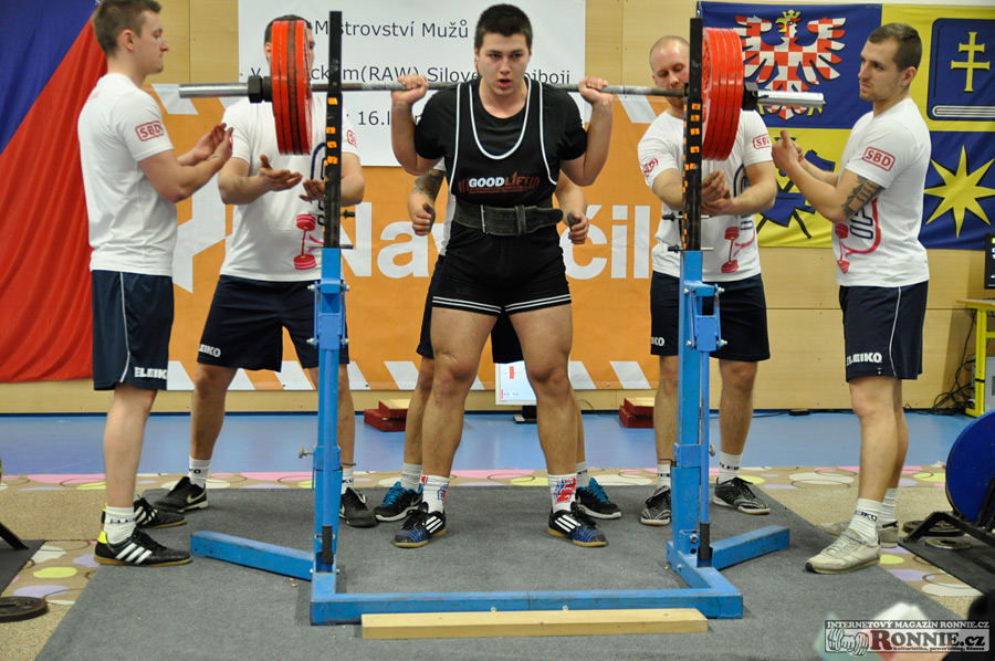 Mistrovstv� �R v klasick�m (RAW) silov�m trojboji mu�� a �en 2016