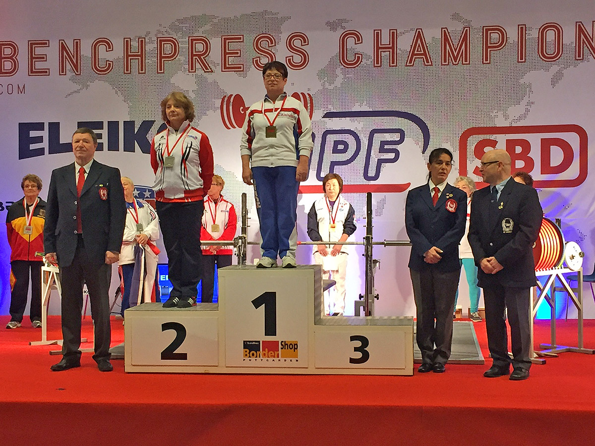 MS v bench-pressu masters 2016 - Hana Tak��ov�