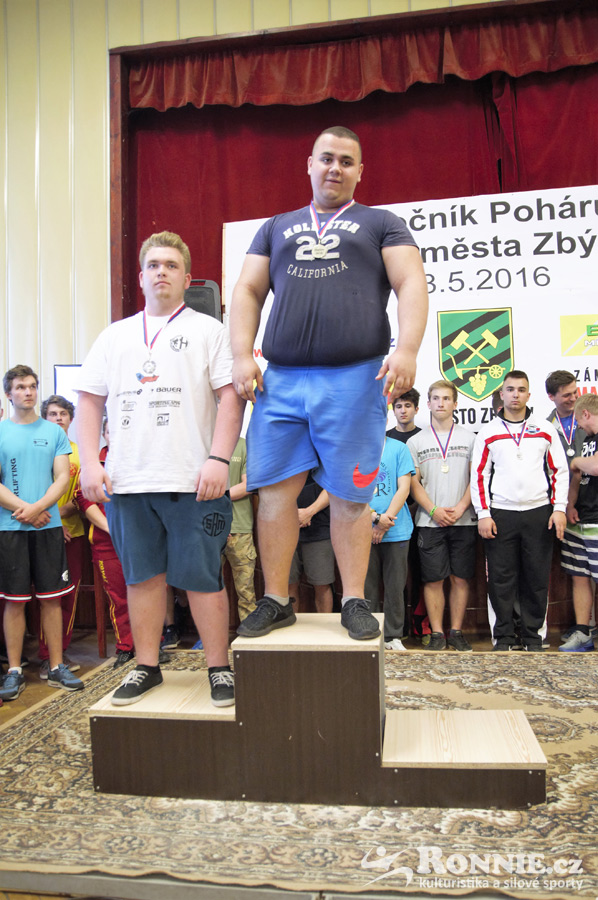 Poh�r starosty m�sta Zb��ova v silov�m trojboji dorostenc� a junior� 2016