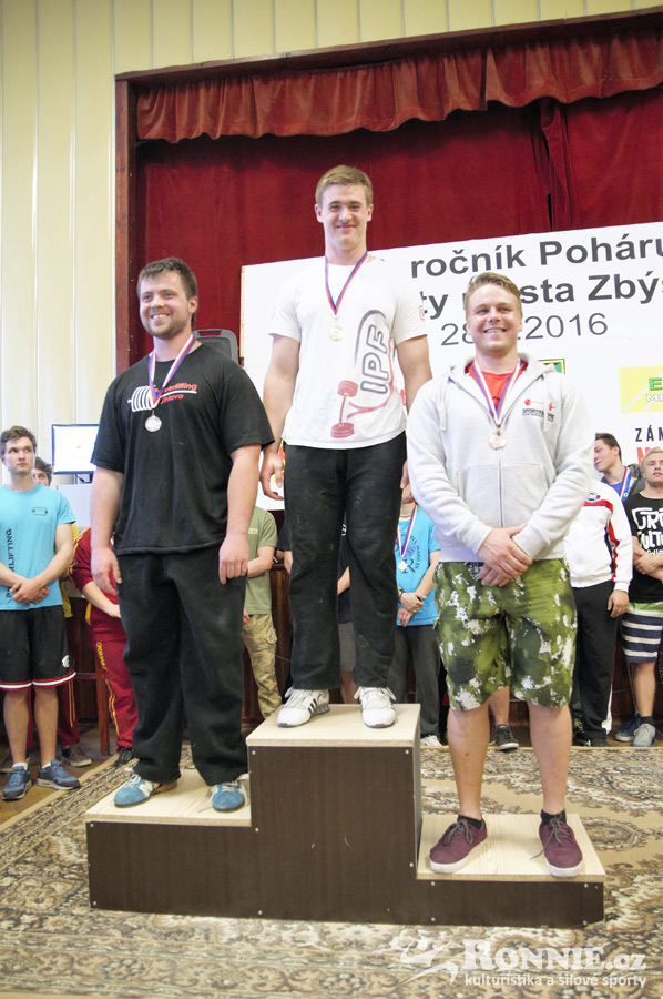 Poh�r starosty m�sta Zb��ova v silov�m trojboji dorostenc� a junior� 2016