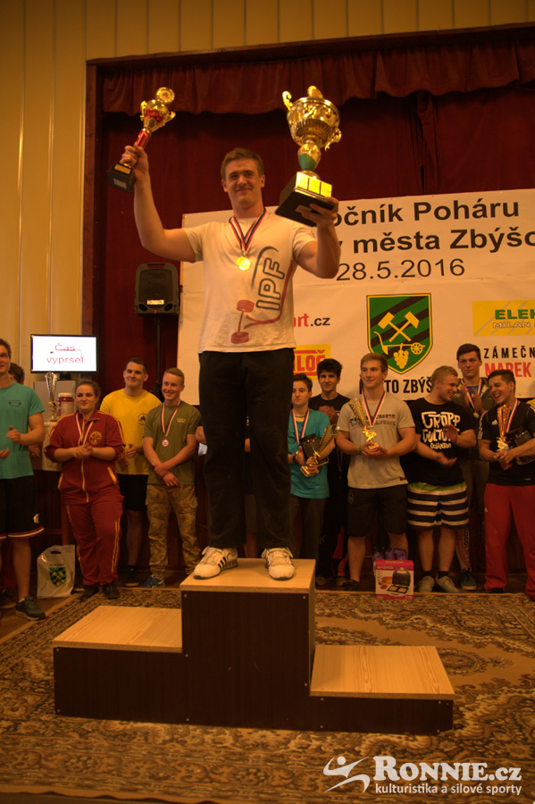 Poh�r starosty m�sta Zb��ova v silov�m trojboji dorostenc� a junior� 2016