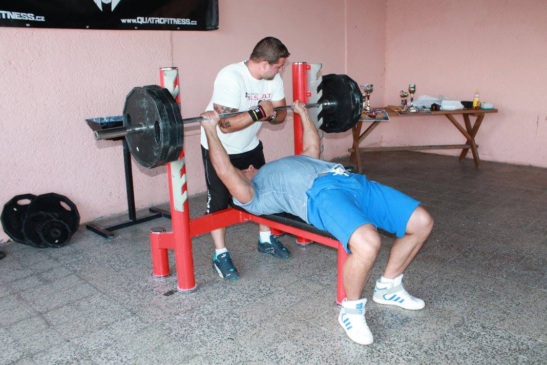 Hlu��nsko-bolatick� bench-press 2016