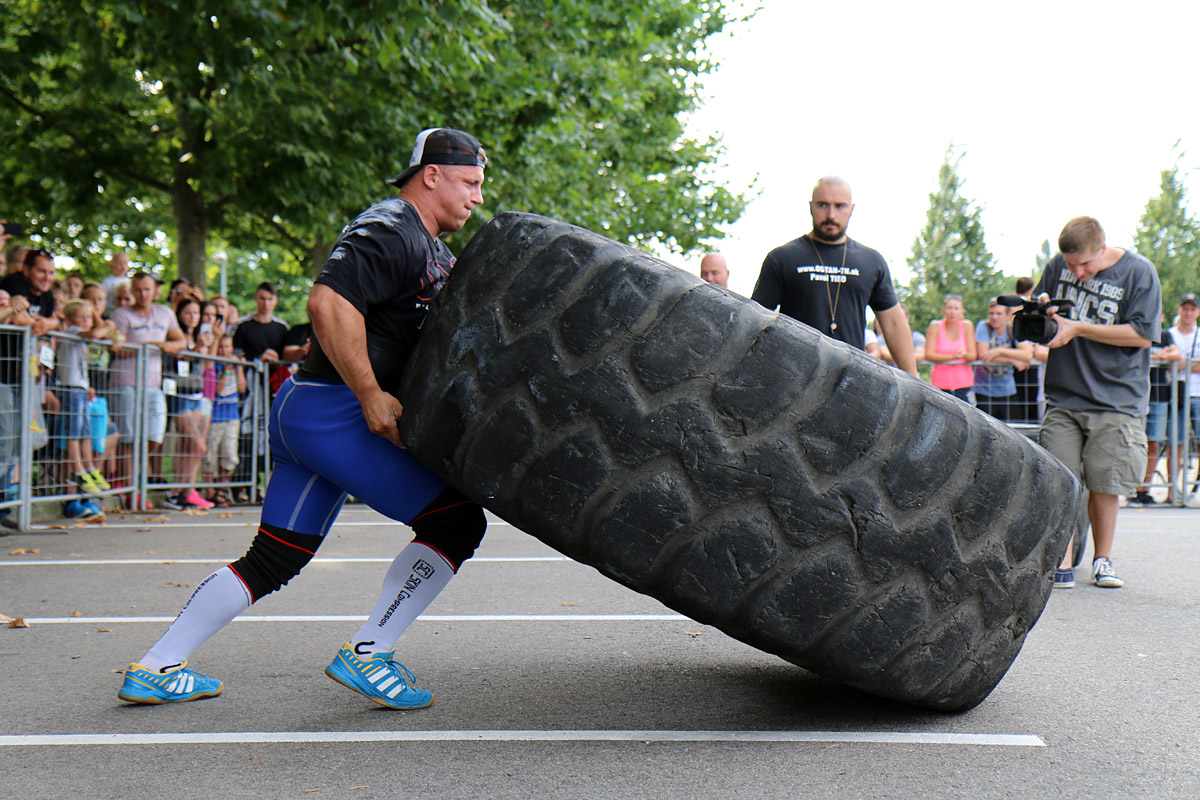 Otev�en� mezin�rodn� mistrovstv� �R strongman 2016