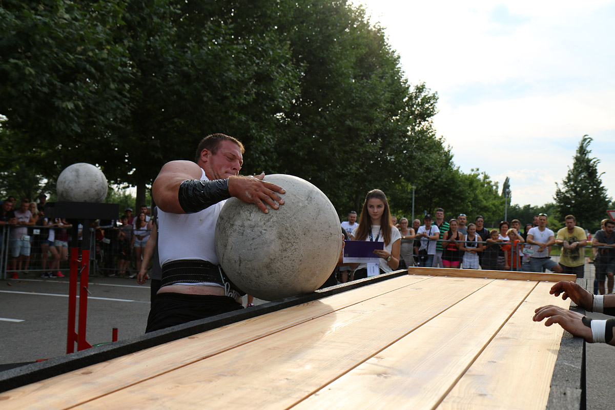 Otev�en� mezin�rodn� mistrovstv� �R strongman 2016