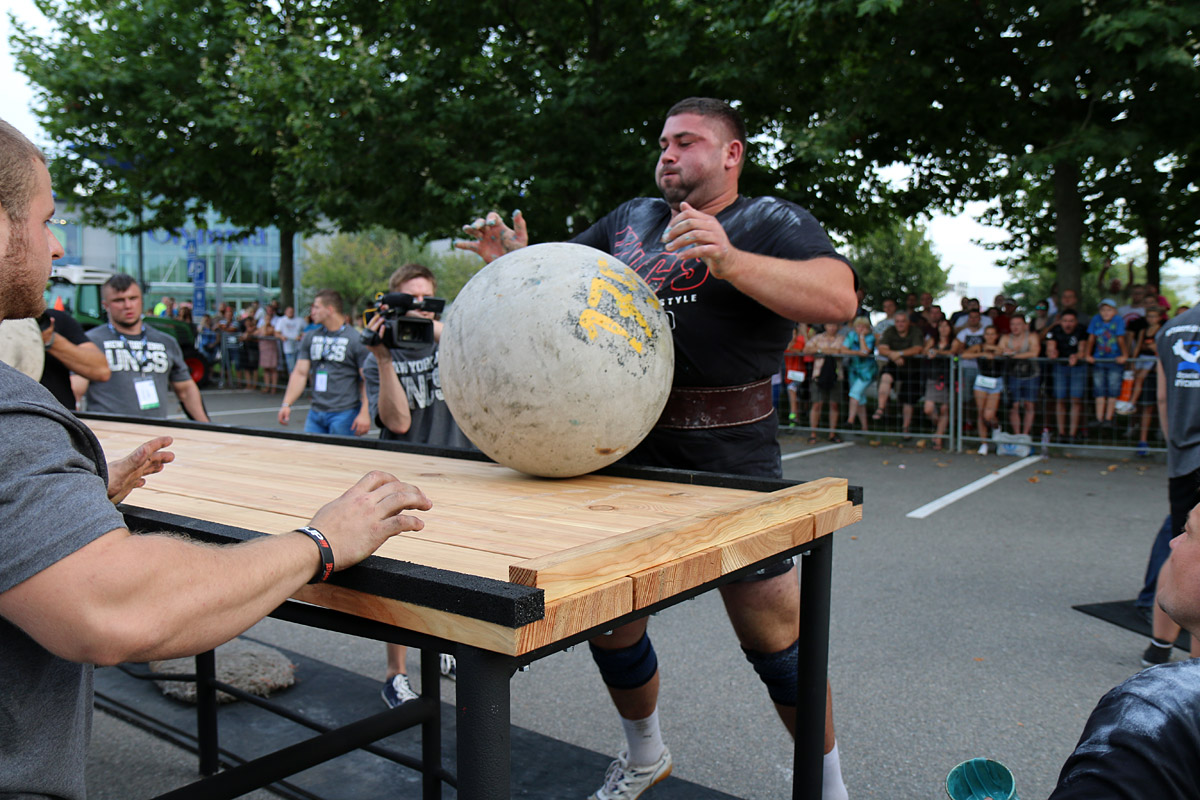 Otev�en� mezin�rodn� mistrovstv� �R strongman 2016