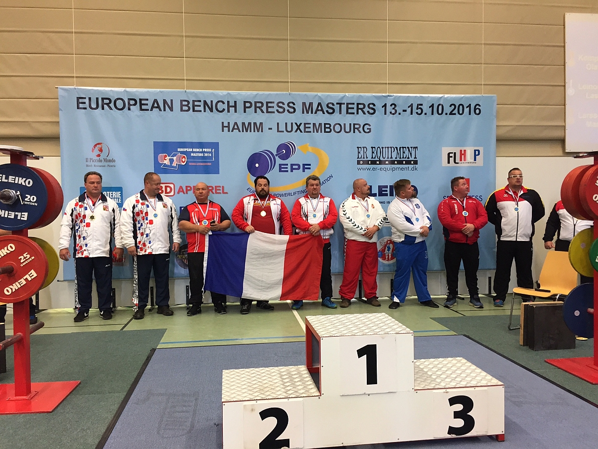 Zbyn�k Krej�a a Jan Pinc na ME masters v bench-pressu 2016