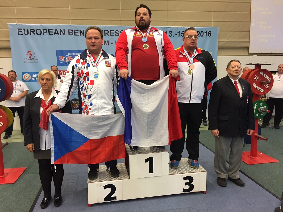 Zbyn�k Krej�a na ME masters v bench-pressu 2016