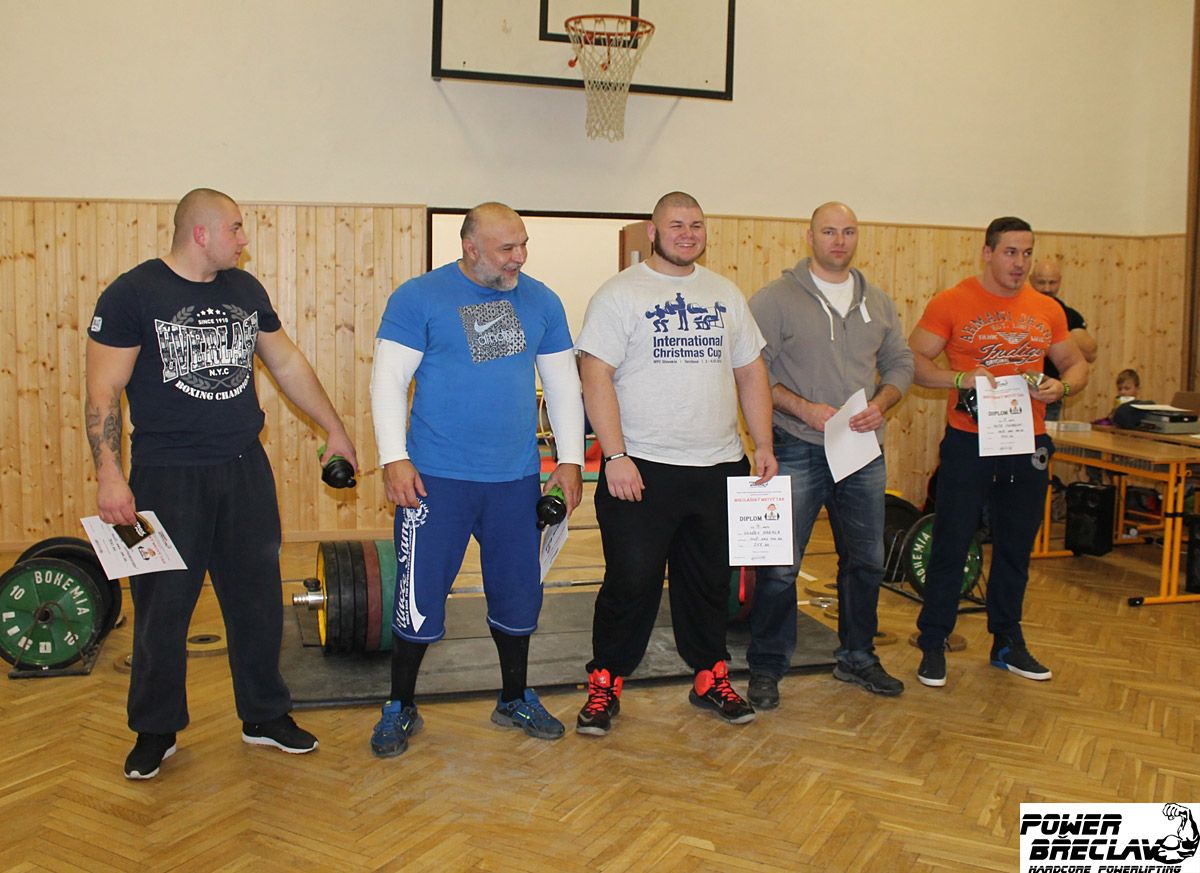 Mu�i nad 110 kg