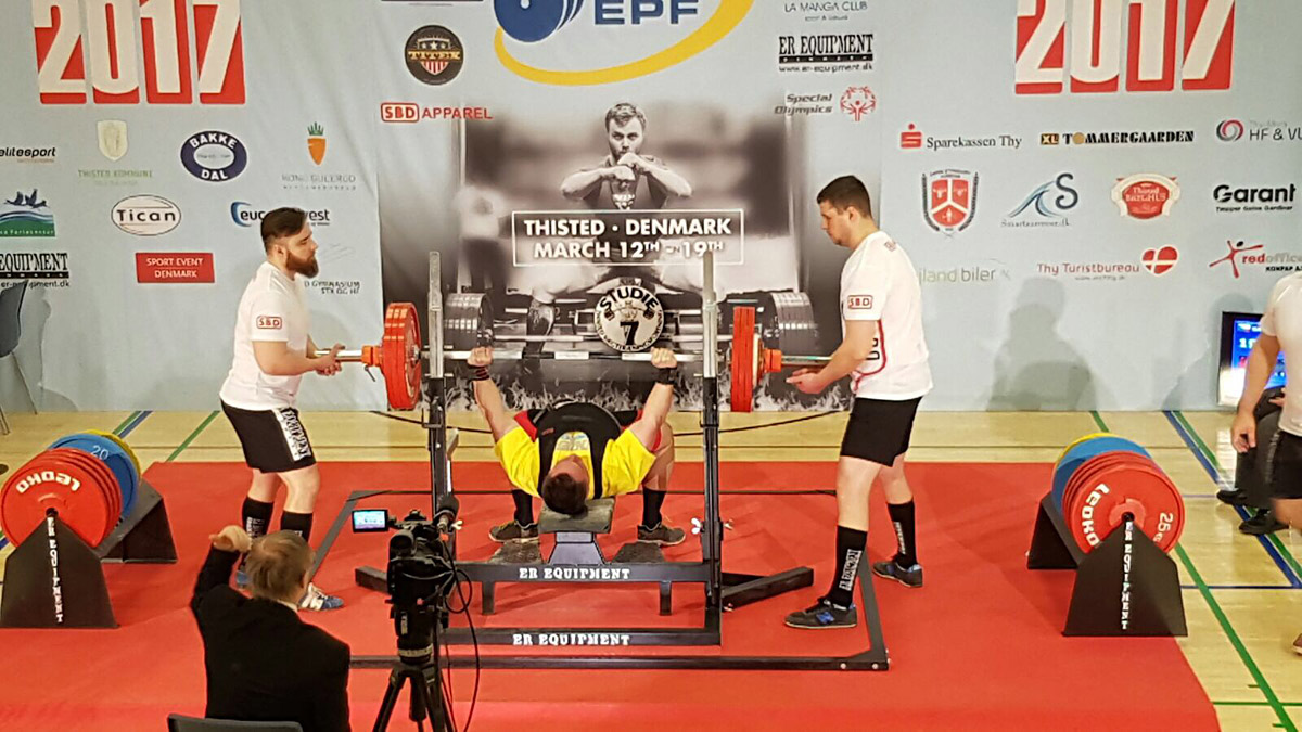Martin �af�� na ME v RAW silov�m trojboji 2017