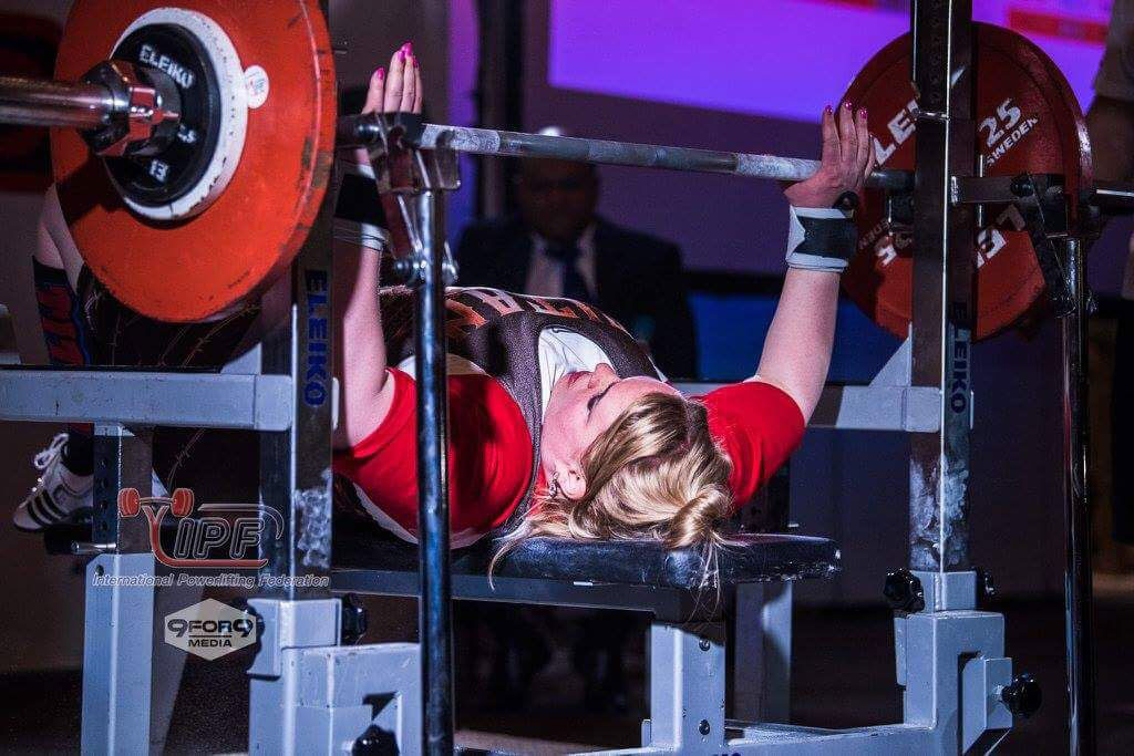 Zuzana Bitterov� na MS v klasick�m (RAW) bench-pressu 2017