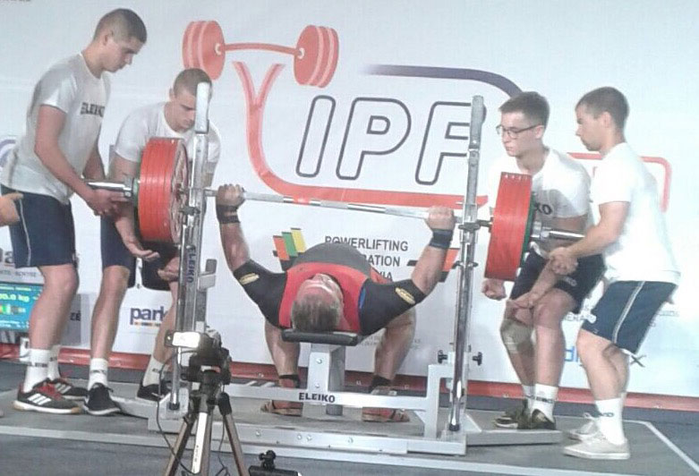 Zbyn�k Krej�a na MS v bench-pressu 2017