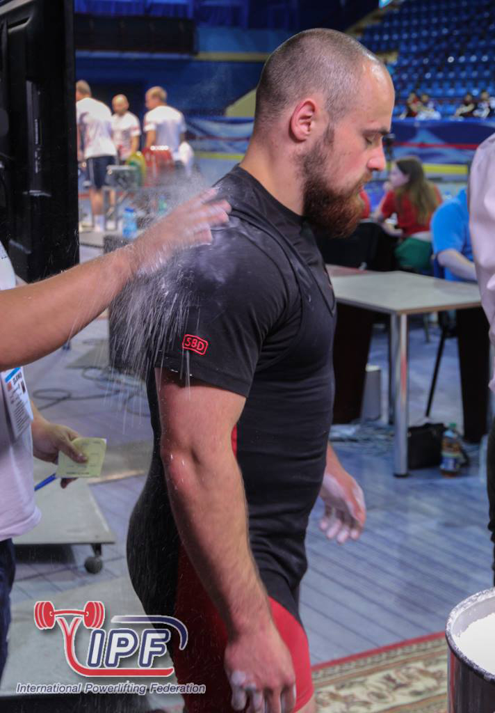 �e�i na Mistrovstv� sv�ta v RAW silov�m trojboji 2017