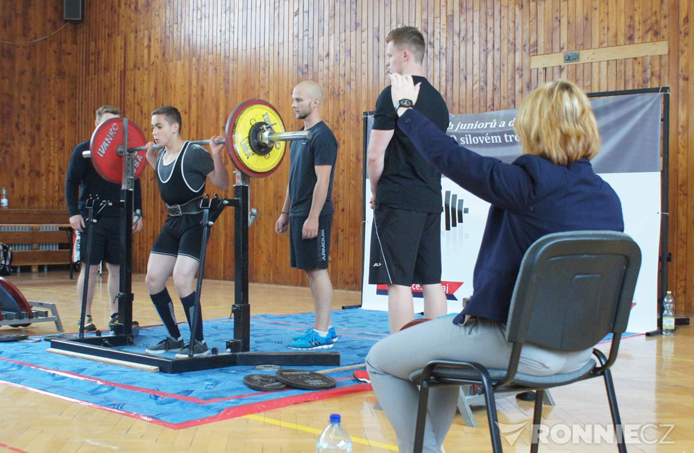 Mistrovstv� �ech v klasick�m (RAW) silov�m trojboji junior� a dorostu
