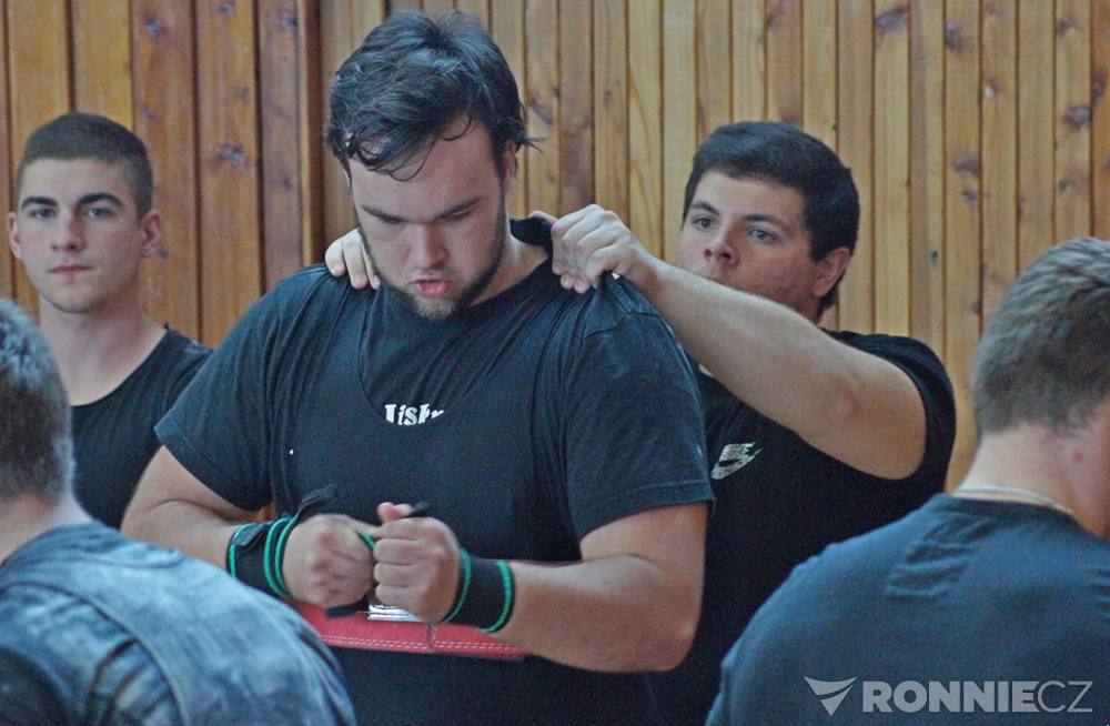 Mistrovstv� �ech v klasick�m (RAW) silov�m trojboji junior� a dorostu