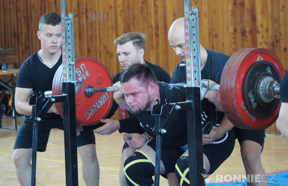 Mistrovstv� �ech v klasick�m (RAW) silov�m trojboji junior� a dorostu