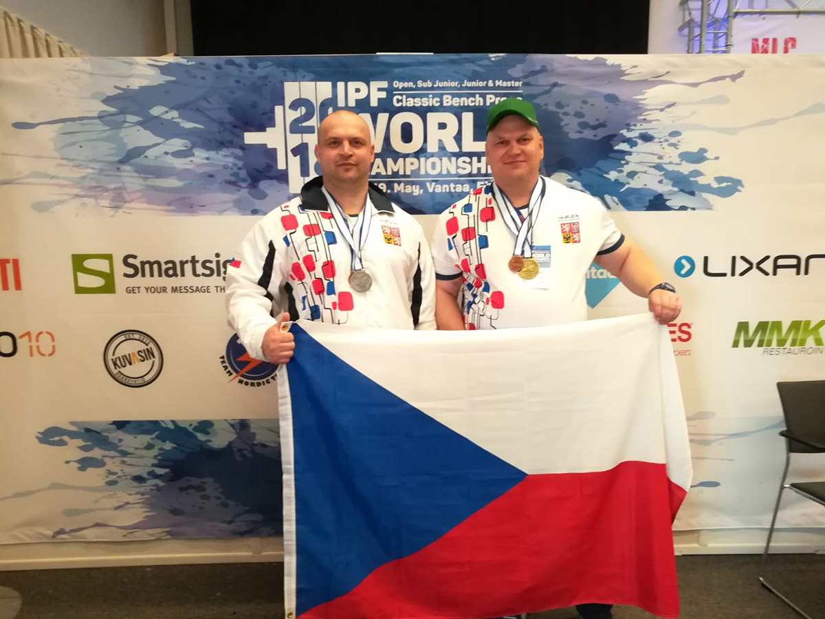 Pavol Dem��k a Lubom�r R��i�ka na MS v klasick�m (RAW) bench-pressu 2018