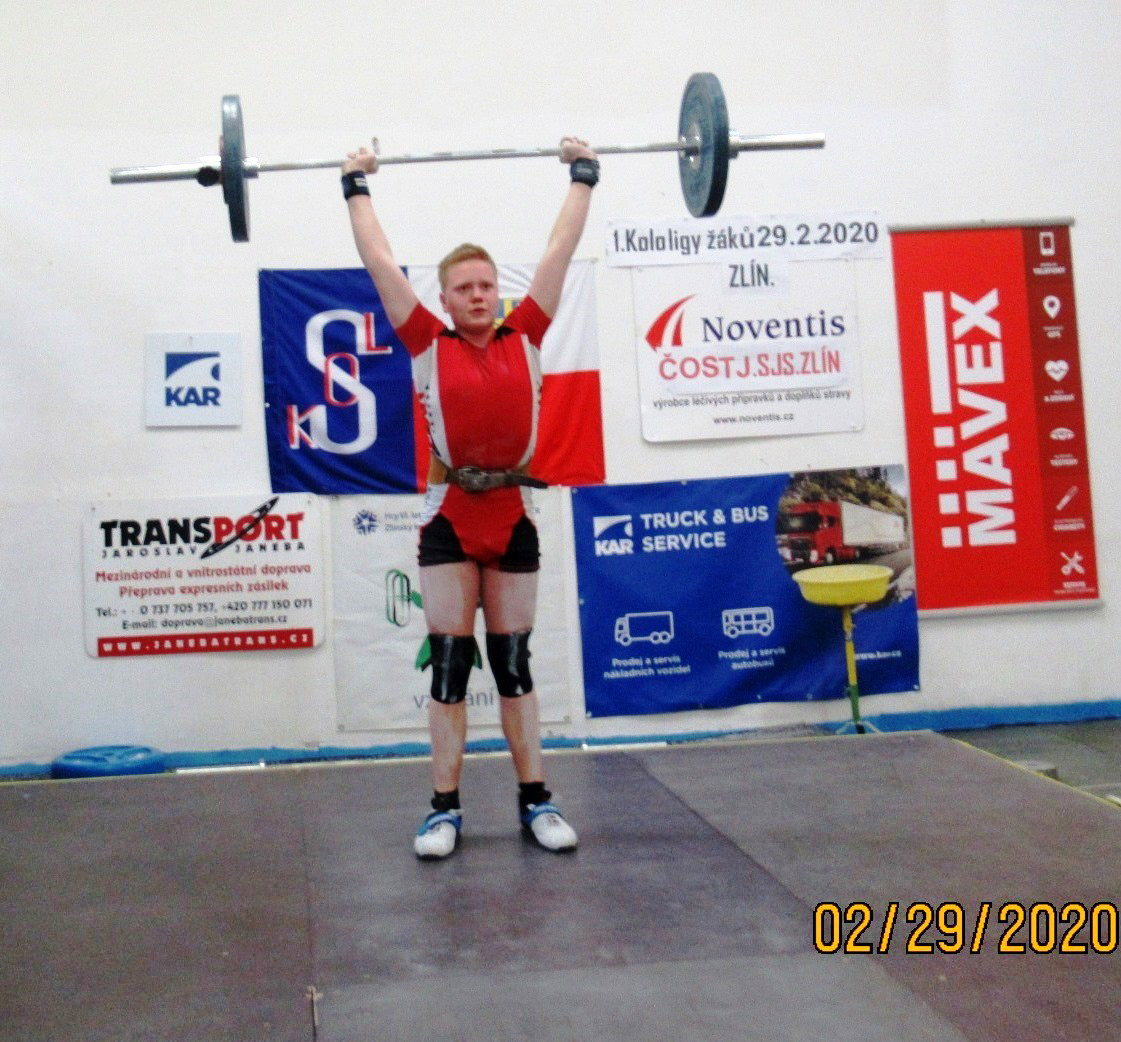 Vojt�ch Navr�til se zran�n�m ukazov��kem