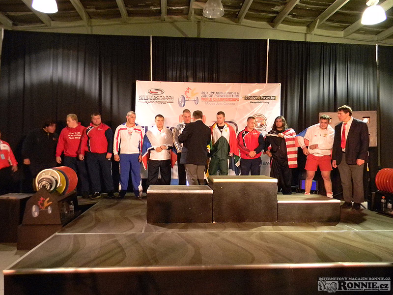 N�stup na vyhl�en� v�t�z� - junio�i do a nad 120 kg